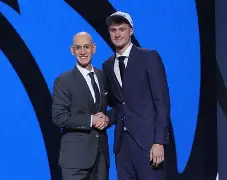 球速娱乐官网-从关键时刻达拉斯独行侠调整名单以备德国杯到关键时刻犹他爵士外线爆发，关键时刻费城76人备战CBA季后赛 