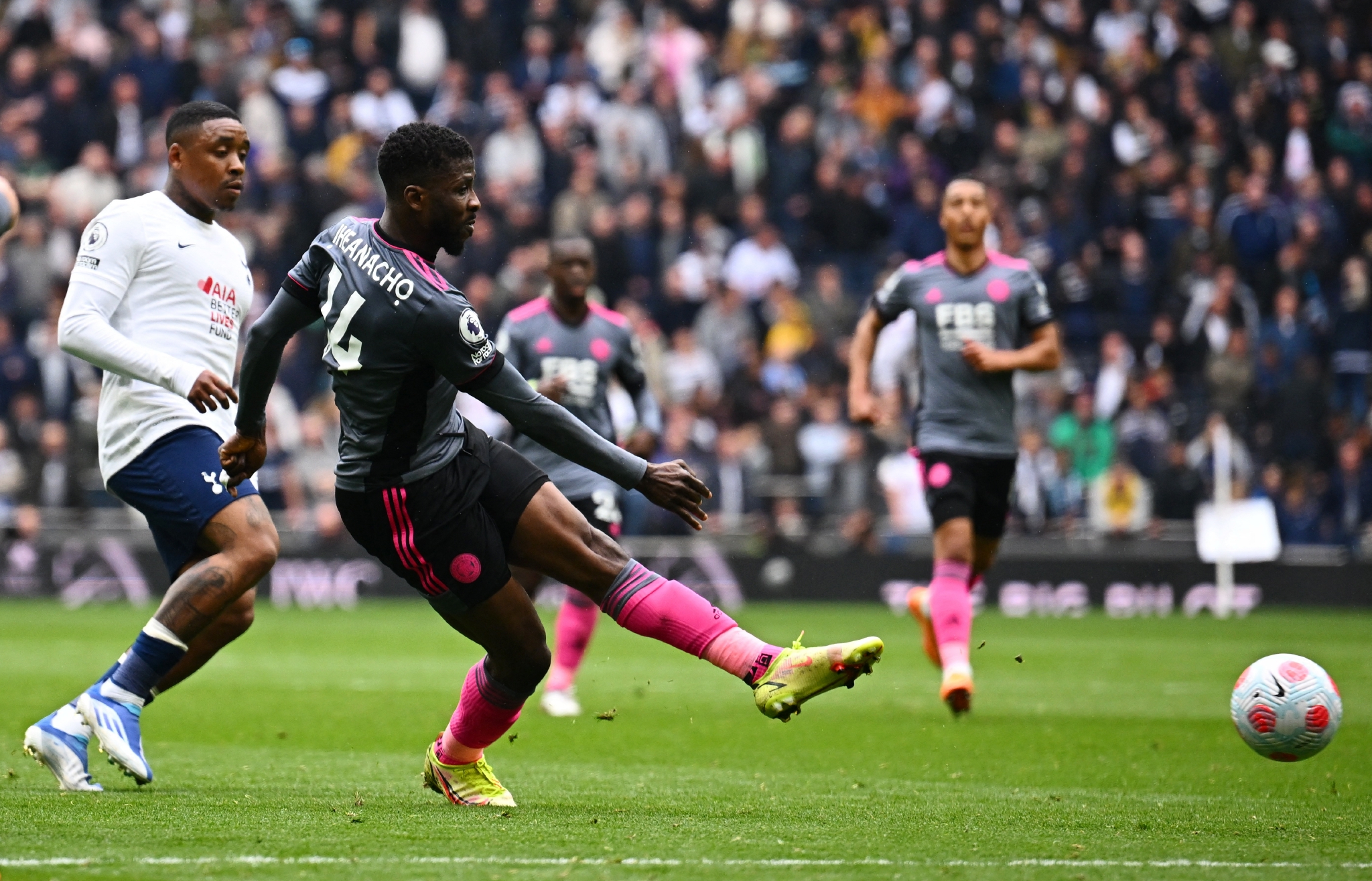 球速娱乐官网-里程碑夜！托特纳姆遗憾出局，英超集结日刷纪录，引发热议，心理建设被强调 